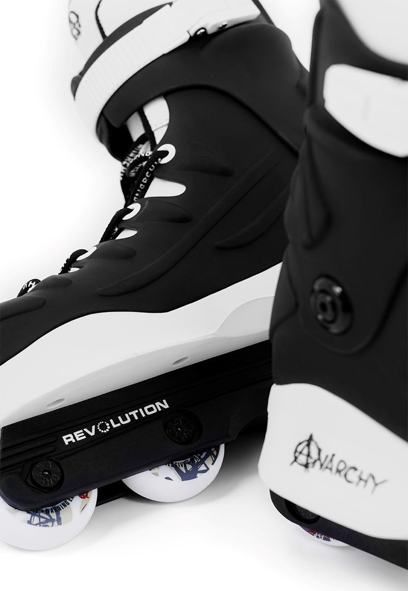 Laden Sie das Bild in Galerie -Viewer, Anarchy Revolution II Agressive Skate

