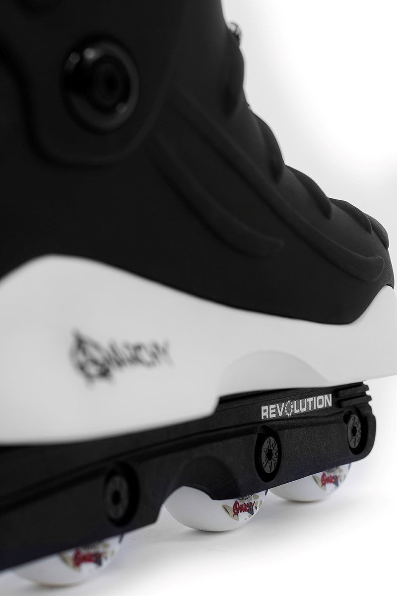 Laden Sie das Bild in Galerie -Viewer, Anarchy Revolution II Agressive Skate
