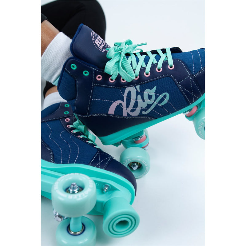 Load image into Gallery viewer, Rio 240 / Rio 245 Lumina Quad Skate - Dunkelblau
