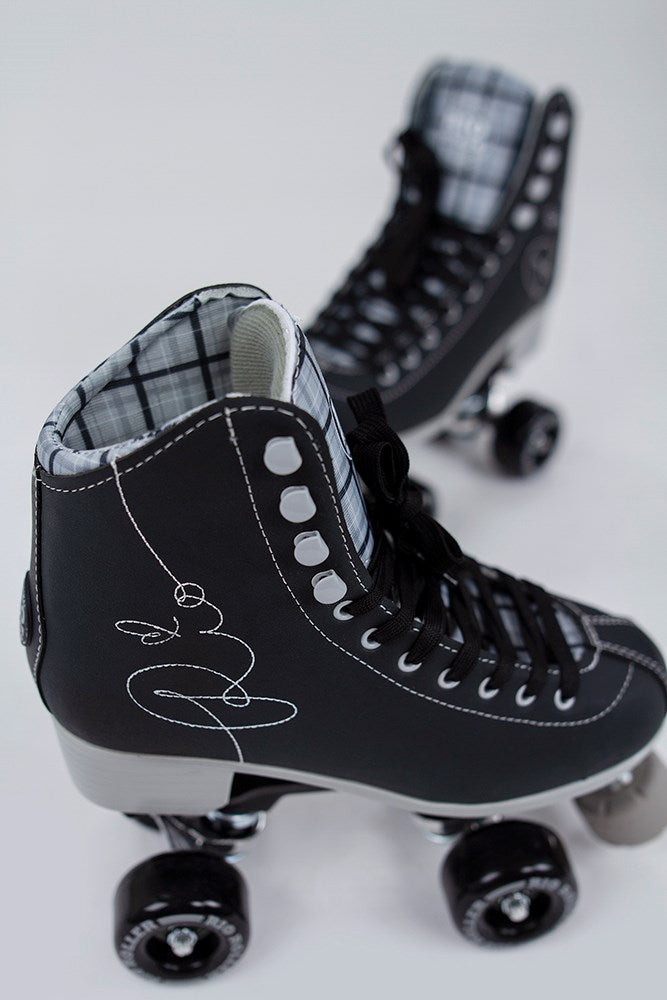 Load image into Gallery viewer, Rio 280 Signature Quad Skate - Schwarz
