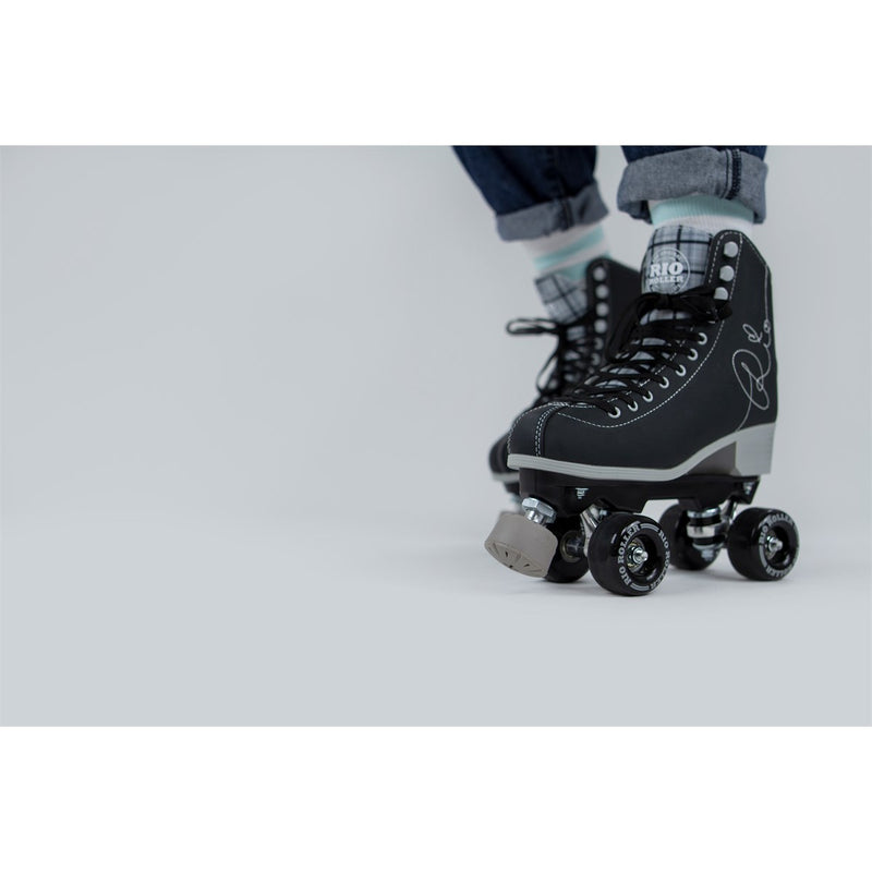 Load image into Gallery viewer, Rio 280 Signature Quad Skate - Schwarz
